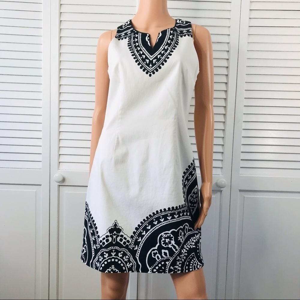 WHITE HOUSE BLACK MARKET White Black Sleeveless Dress Size 6